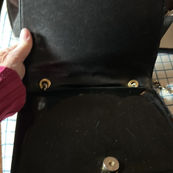 Vintage Chanel Black Quilted Patent leather Round top CC Flap Bag 1215c45 - Picture 10 of 16